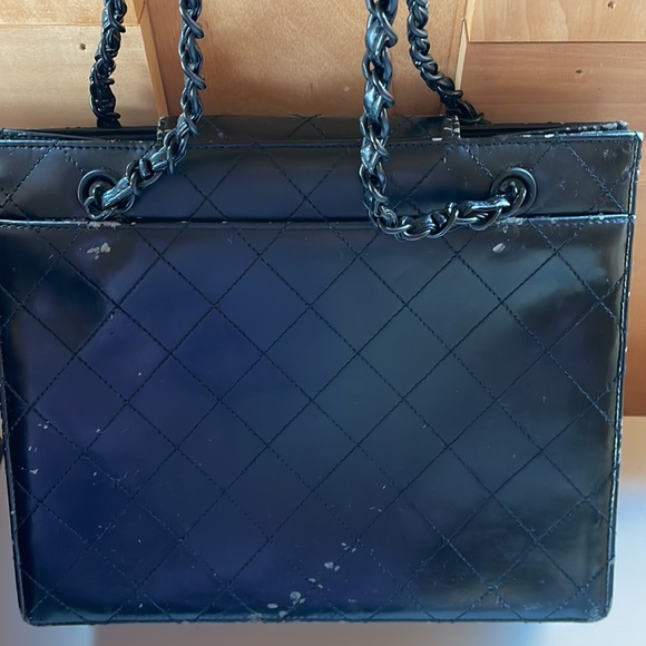 CHANEL 😁 SOLD 😁 quilted matte black chain handle handbag - Picture 3 of 16